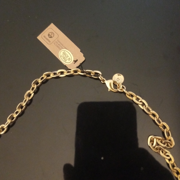 The Sak Mother of Pearl Pendant Necklace - Picture 3 of 3